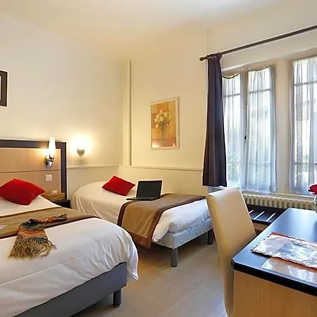 Les Marronniers Hotel 2*
